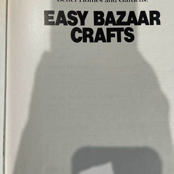 Vintage Better Homes and Gardens Easy Bazaar Crafts Hardcover Book  1981 - Picture 3 of 12